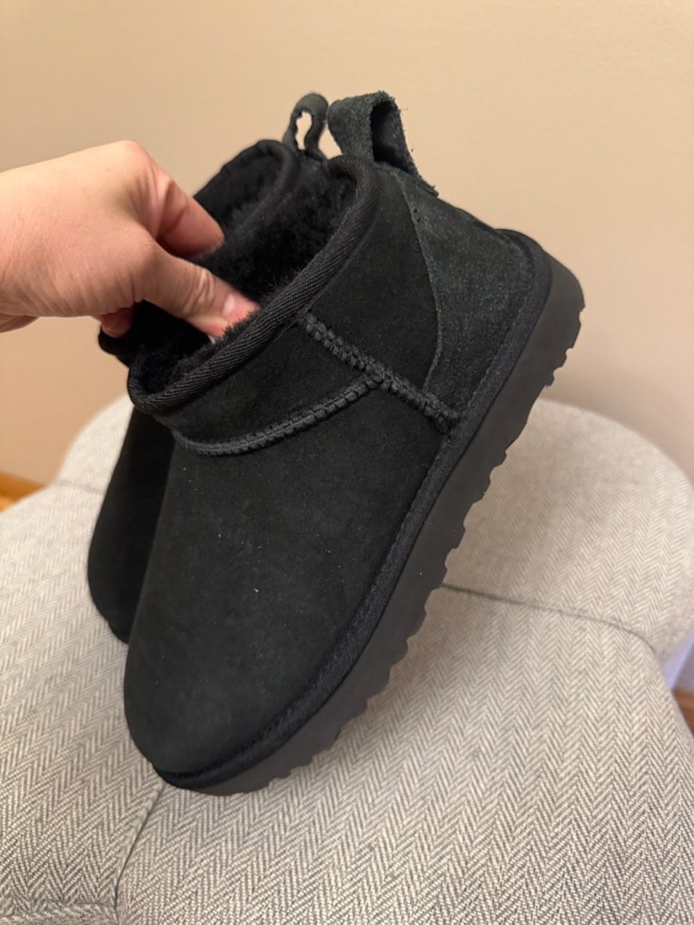 NEW UGG UGG Classic Ultra Mini - Picture 4 of 7